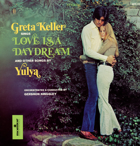 Sings Love Is a Daydream