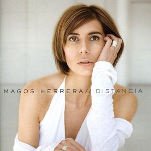 Distancia , Magos Herrera