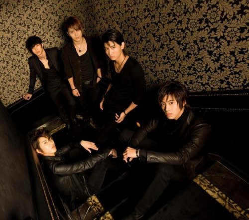 Tohoshinki